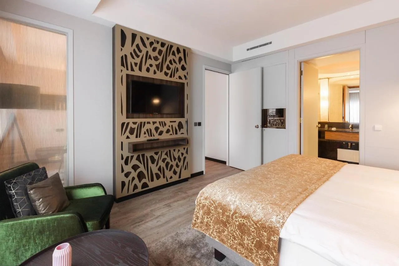 Shanghai Hotel Holland Delft 4*,
